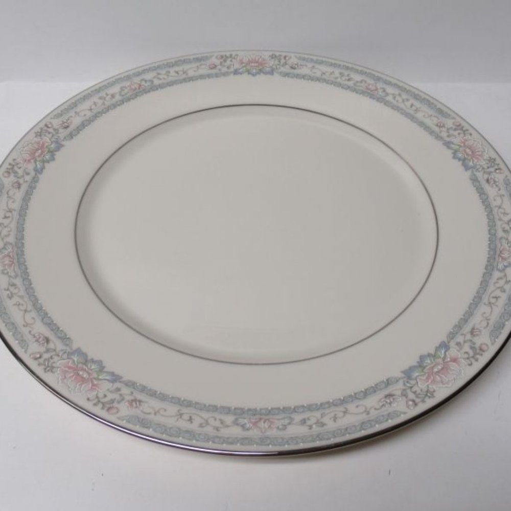 Lenox China CHARLESTON 10 3/4 Inch Large Dinner Plate, Made In U.S.A.